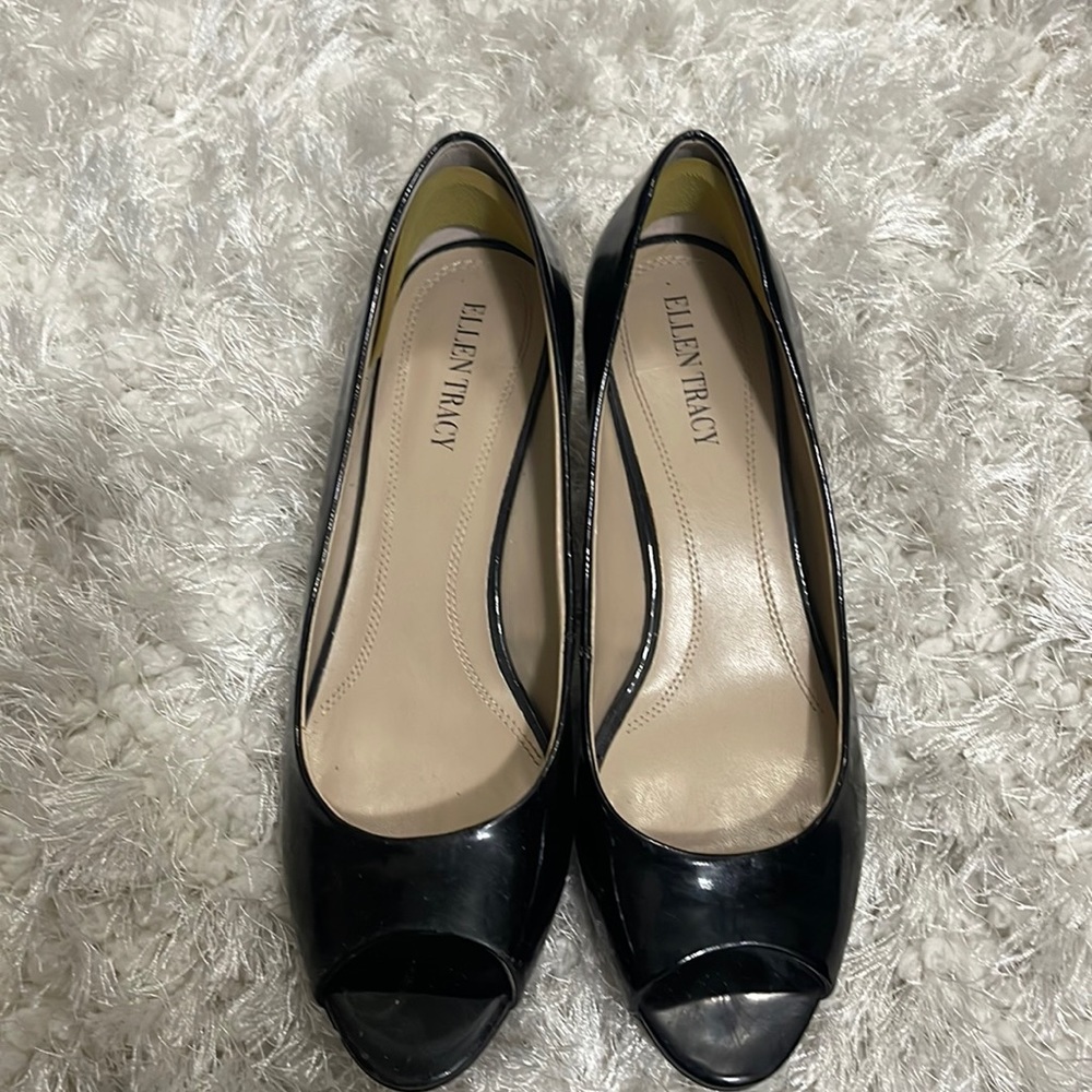Ellen Tracy Vanna Black Paten Open Toe Heels